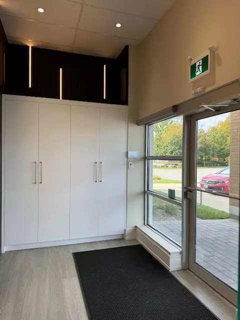 Mississauga, ON L4W 5A1,5155 Spectrum WAY #24