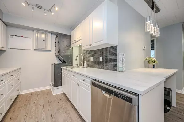 Guelph, ON N1G 2V5,63 Conroy CRES #54