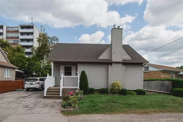 13 New Mountain RD, Hamilton, ON L8G 2R4