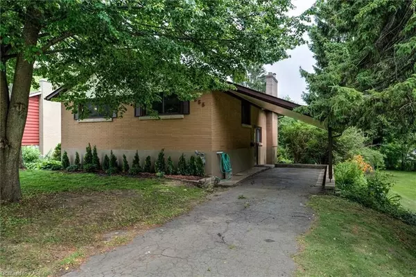 Gananoque, ON K7G 1P6,355 ELIZABETH DR