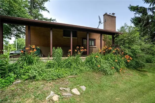 Gananoque, ON K7G 1P6,355 ELIZABETH DR