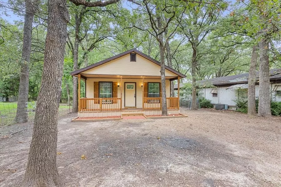 104 Meadowlark Lane, Mabank, TX 75156