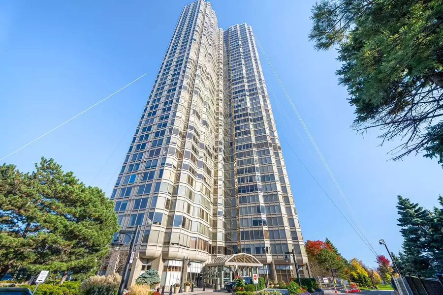 1 Palace Pier CT #3708, Toronto W06, ON M8V 3W9