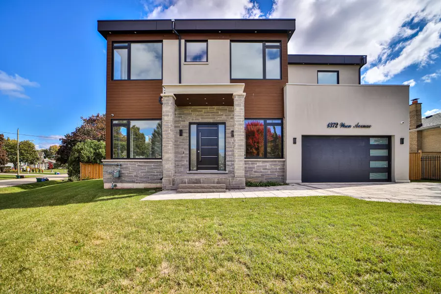 1372 Wren AVE, Oakville, ON L6L 2V6