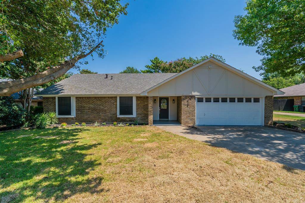 Grapevine, TX 76051,918 Glacier Lane