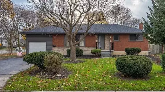 Brantford, ON N3S 6X1,43 Patterson AVE #BSMT