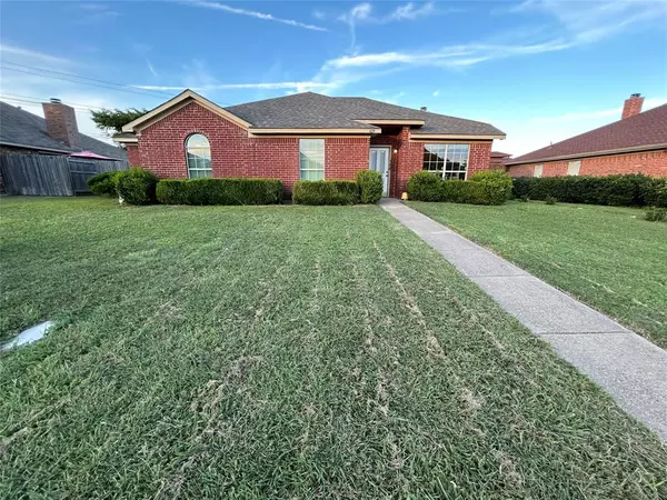 429 Chestnut Lane, Desoto, TX 75115