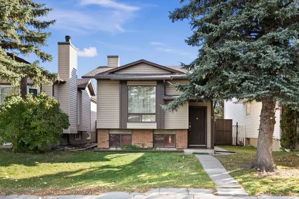 8 Taraglen RD NE, Calgary, AB T3J2S1