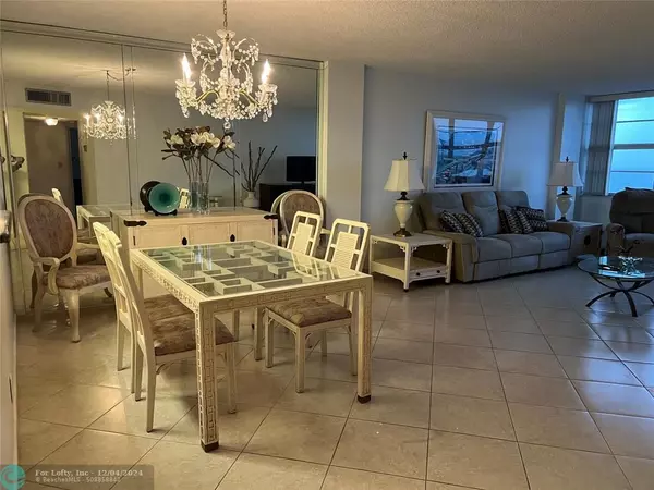 Deerfield Beach, FL 33441,800 SE 20TH AVE  #610