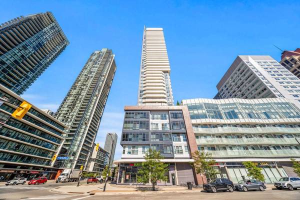 4065 Confederation Pkwy #3501, Mississauga, ON L5B 0L4