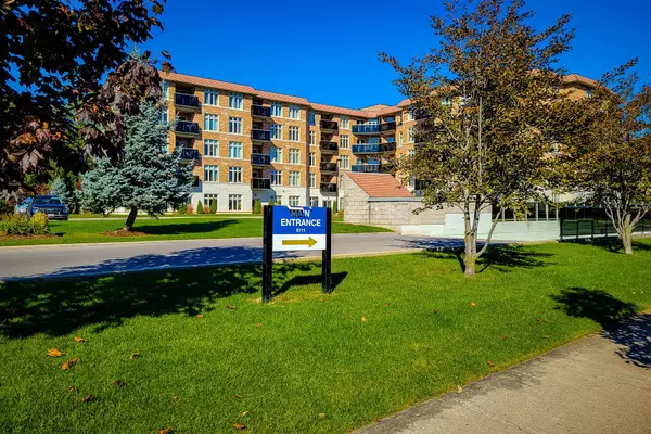 Niagara Falls, ON L2H 2Y7,8111 Forest Glen DR #102