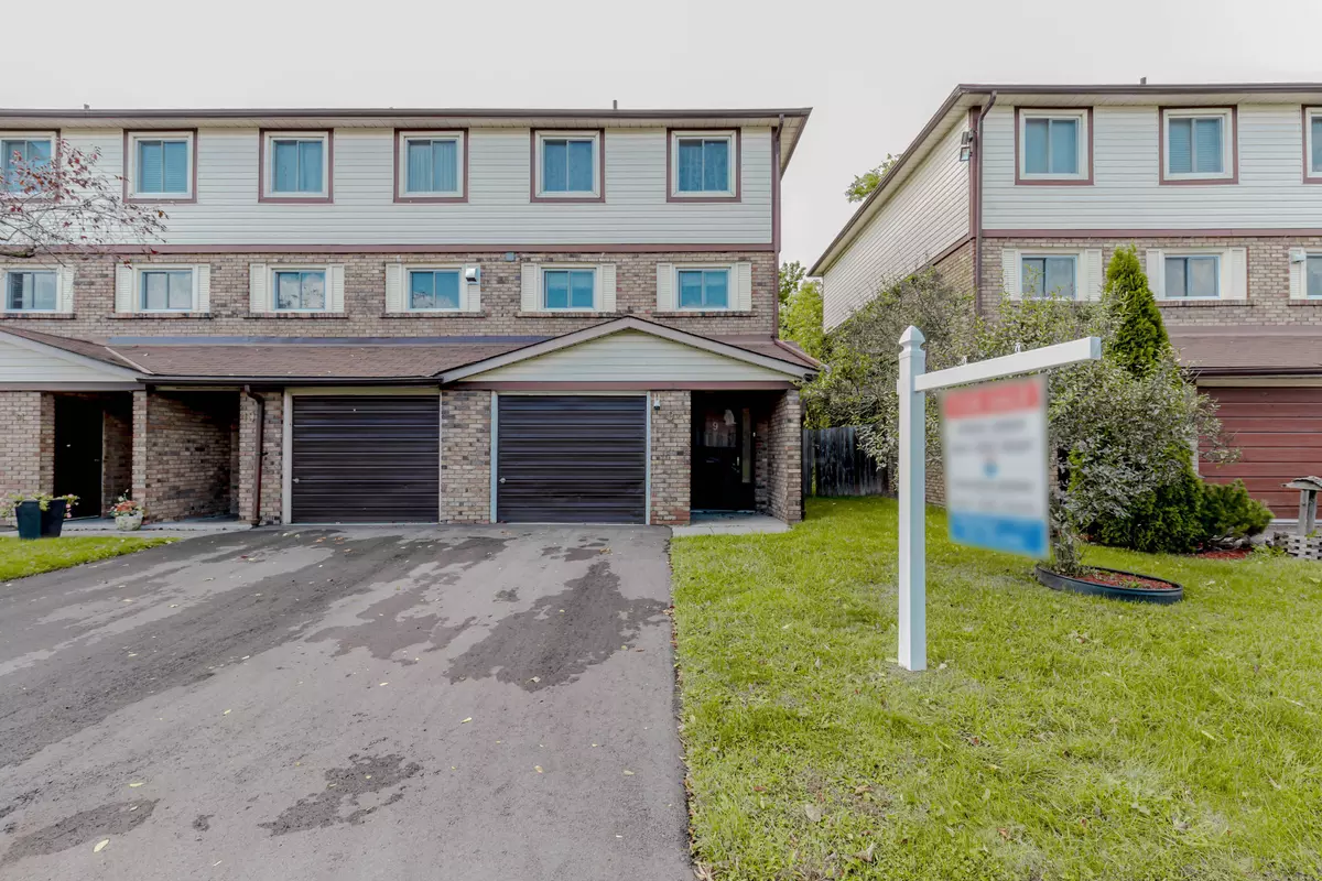 Hamilton, ON L8E 3L4,34 Bow Valley DR #9