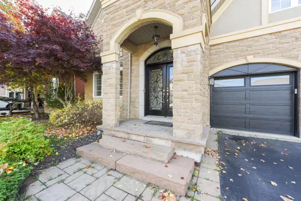 Oakville, ON L6L 6V4,240 Butterfly LN