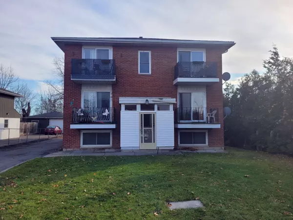 27 King George SQ, Belleville, ON K8P 2A6