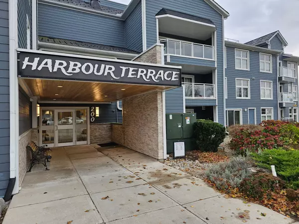 Kincardine, ON N2Z 3A3,200 Harbour ST #202