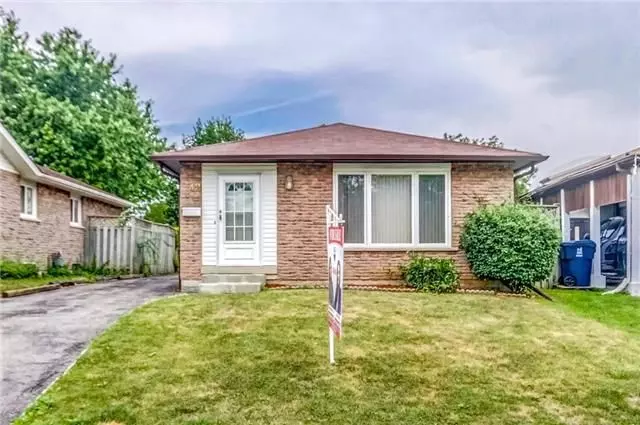 42 Loradeen CRES, Toronto E11, ON M1B 1T8