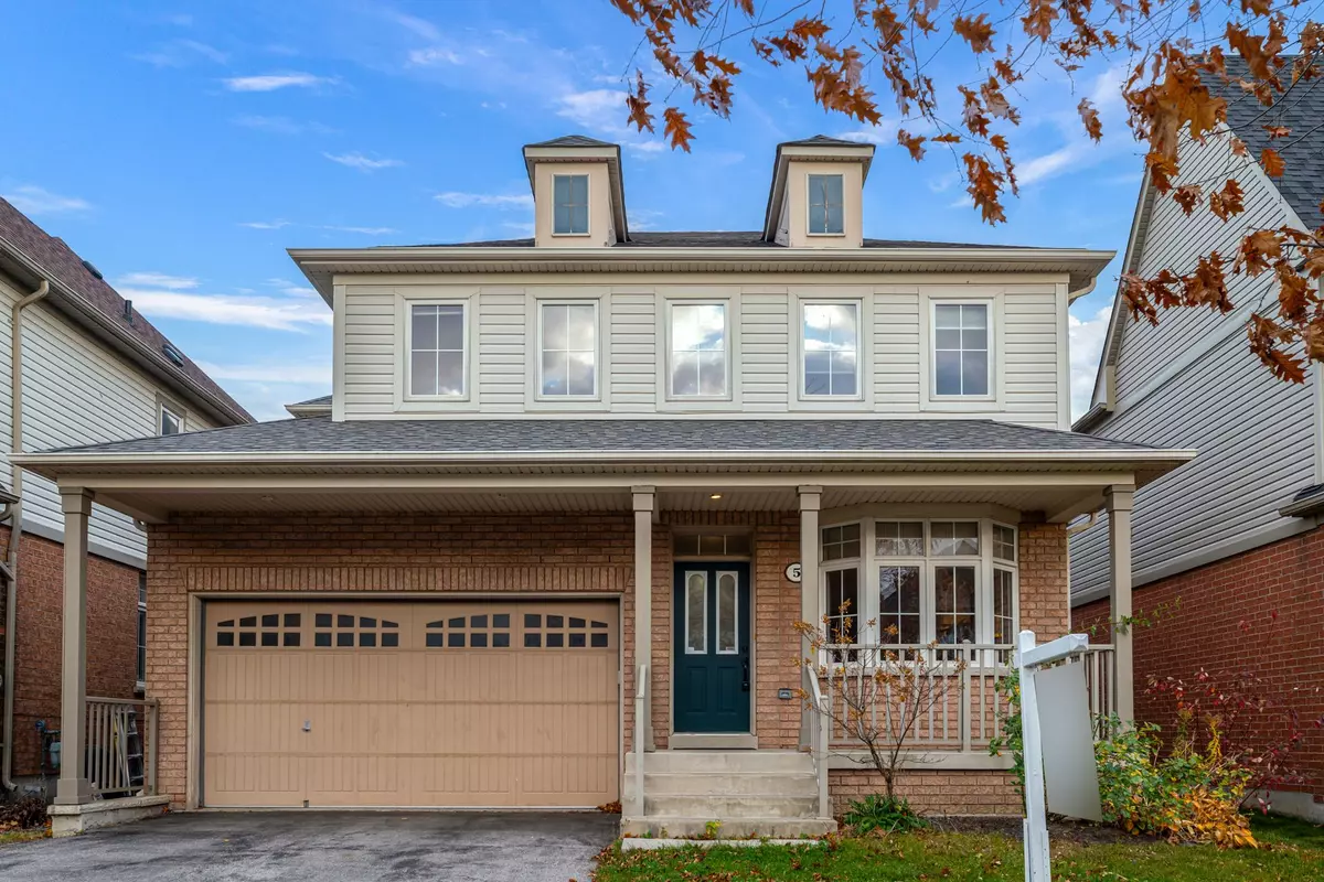 Oshawa, ON L1L 1C5,5 WOODBINE PL