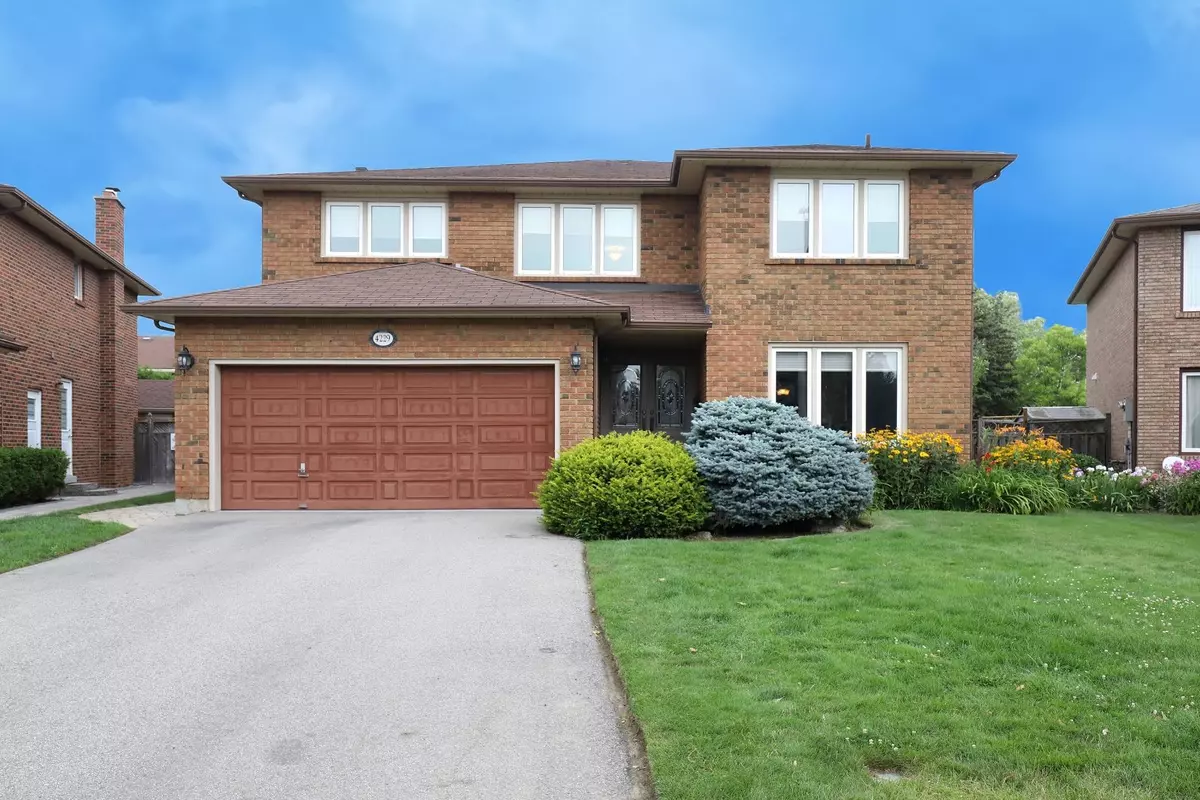 Mississauga, ON L4W 4H9,4229 Capilano CT