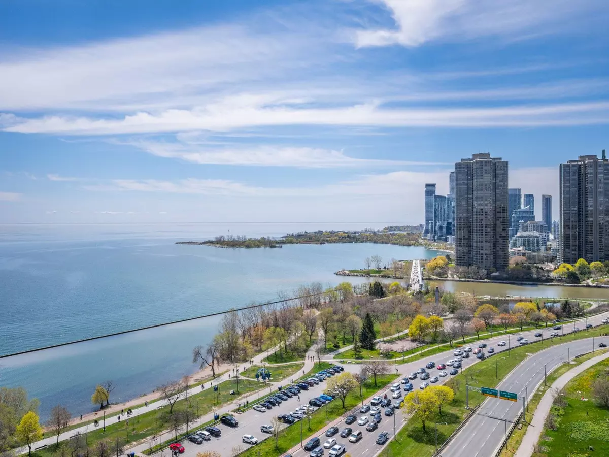 Toronto W01, ON M6S 0B1,1928 Lake Shore BLVD W #2315