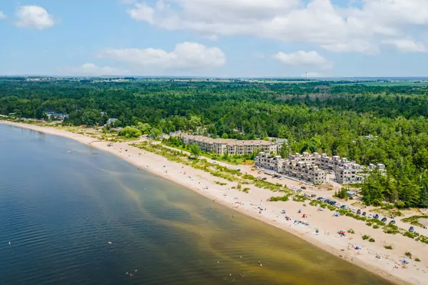 Wasaga Beach, ON L9Z 2M7,764 River RD E #201