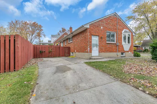 Windsor, ON N8S 2X5,991 Parkview AVE