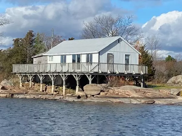 Georgian Bay, ON L0K 1S0,2 Is 320 Georgian N/A