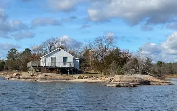 Georgian Bay, ON L0K 1S0,2 Is 320 Georgian N/A