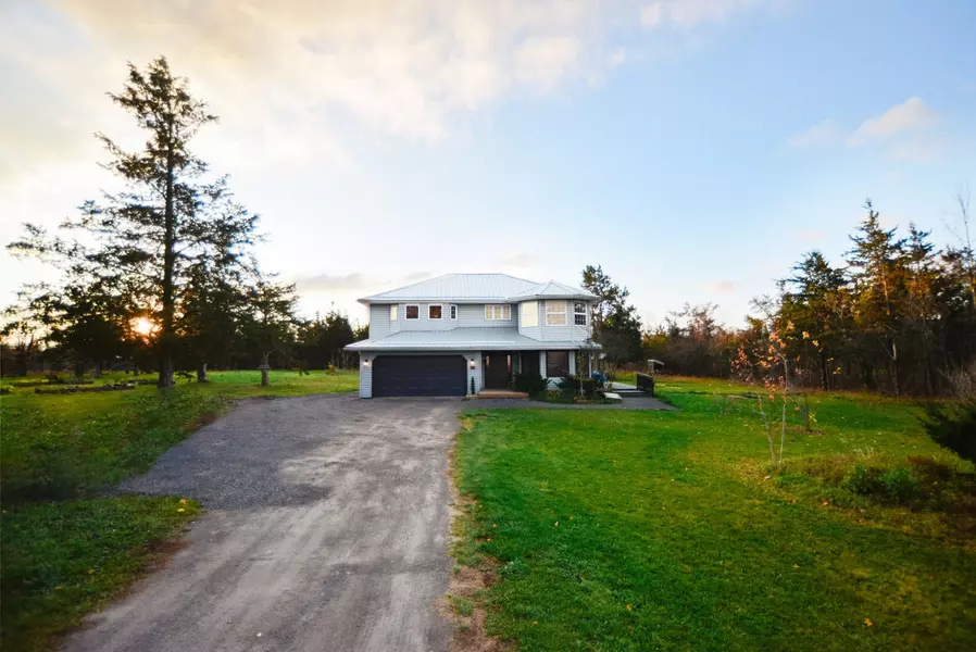 62 Mitchells Cross RD, Prince Edward County, ON K0K 2T0