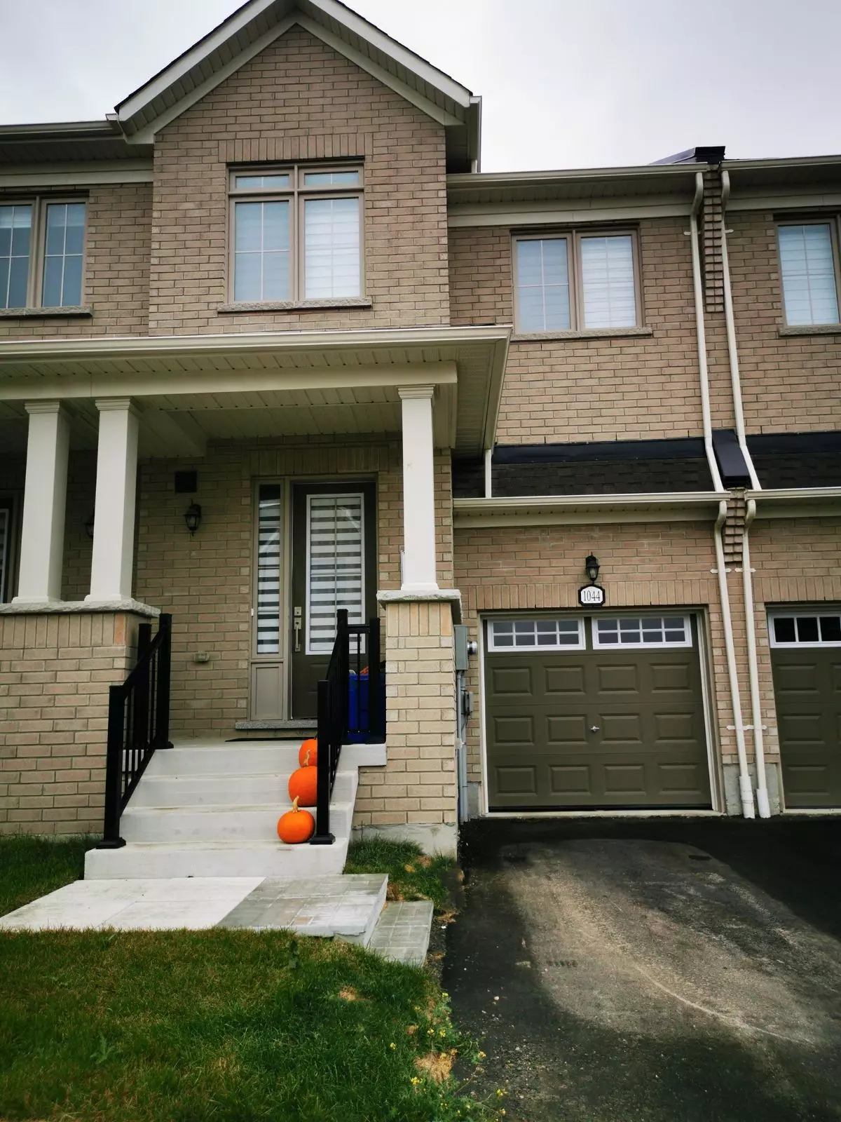 Oshawa, ON L1L 0R9,1044 Lockie DR