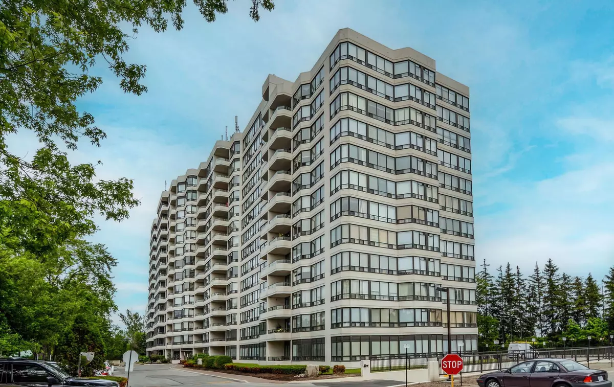 Richmond Hill, ON L4B 3J7,8501 Bayview AVE #1405