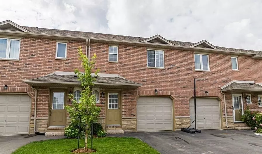 Hamilton, ON L8J 3Z3,39 Pinewoods DR #16