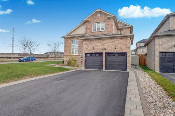 Oshawa, ON L1K 0P5,824 Black Cherry DR