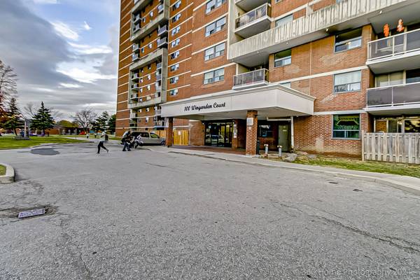 100 Wingarden CT #1511, Toronto E11, ON M1B 2P4