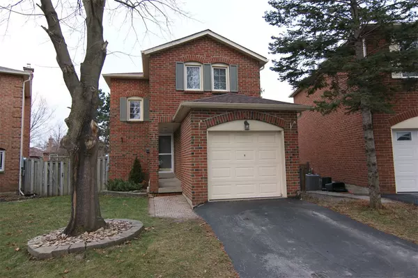 10 Eugenia CT, Markham, ON L3R 4Y6