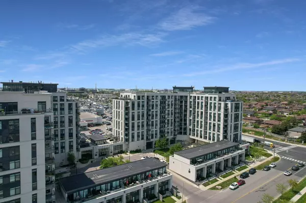 12 Woodstream BLVD #1015, Vaughan, ON L4L 8C4