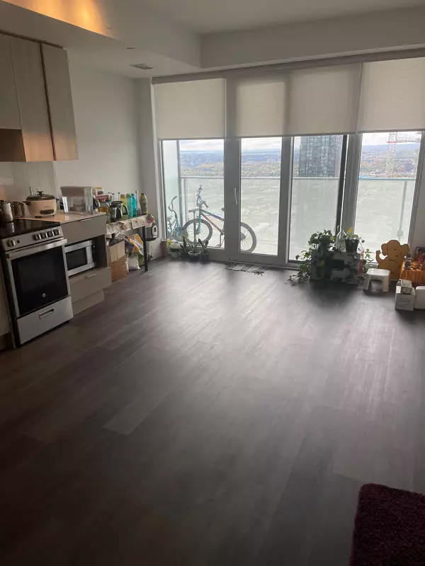 Mississauga, ON L5B 0M3,3900 Confederation Pkwy #4305