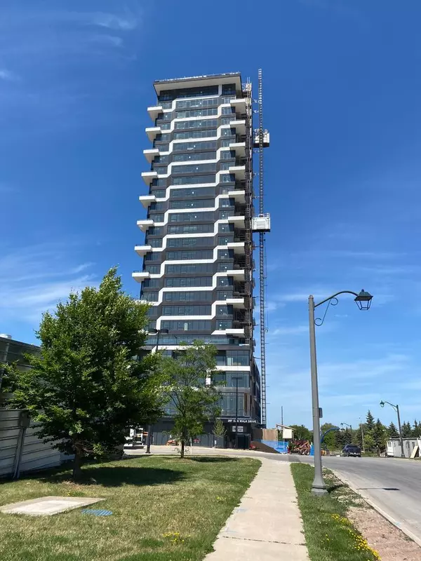 297 OAK WALK DR #807, Oakville, ON L6H 3R6