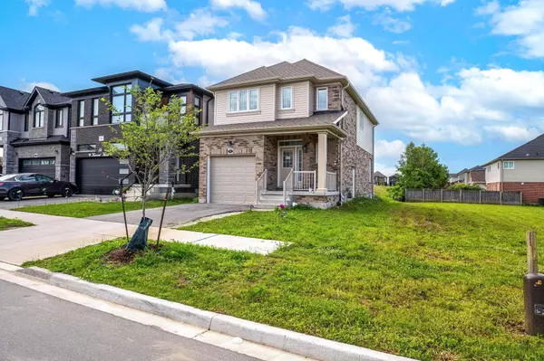 Kitchener, ON N2P 2Y9,52 Monarch Woods DR W