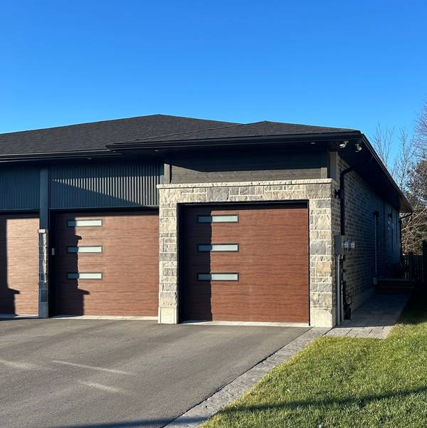 74 Dewal PL #B, Belleville, ON K8P 0H2