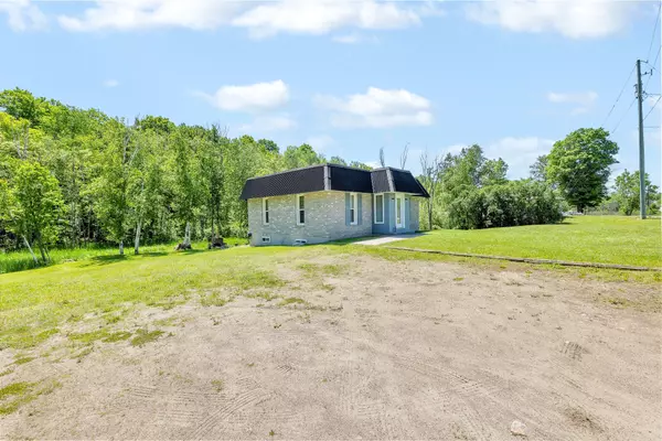 Addington Highlands, ON K0H 1Z0,112922 Highway 7 N/A