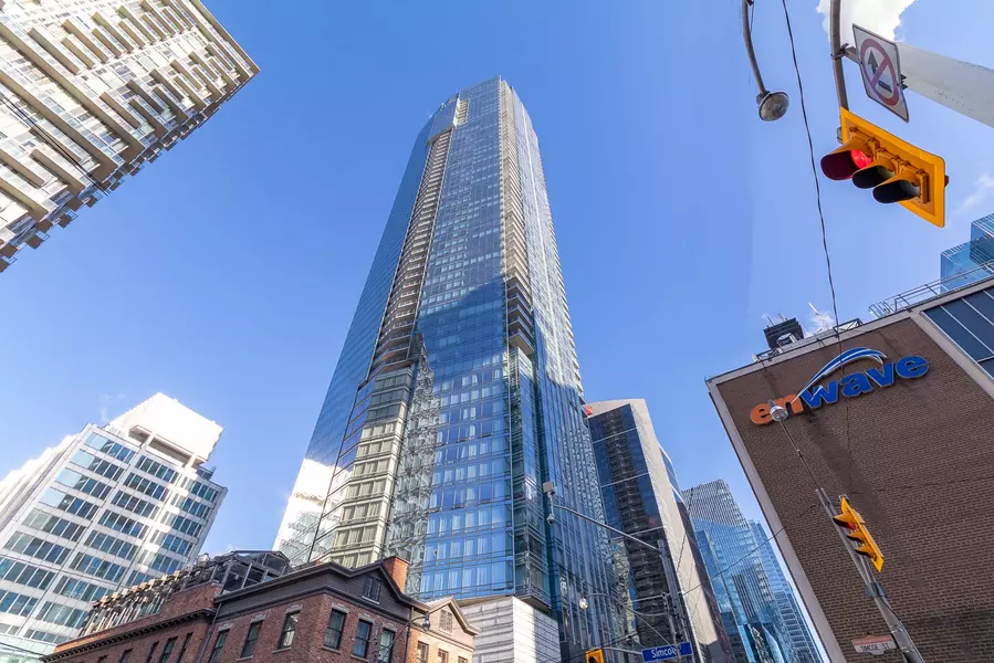 180 University AVE #3203, Toronto C01, ON M5H 0A2