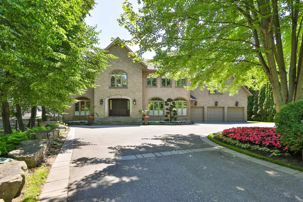 Oakville, ON L6J 6M1,24 Raymar PL