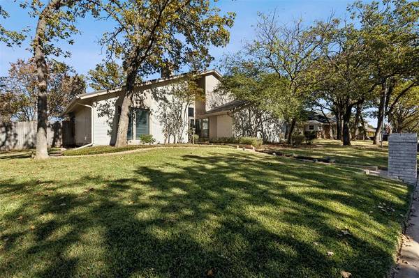 2117 Riverforest Drive, Arlington, TX 76017