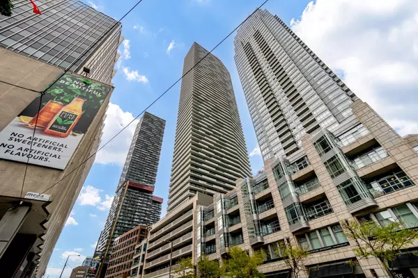 2221 Yonge ST #4206, Toronto C10, ON M4S 2B4