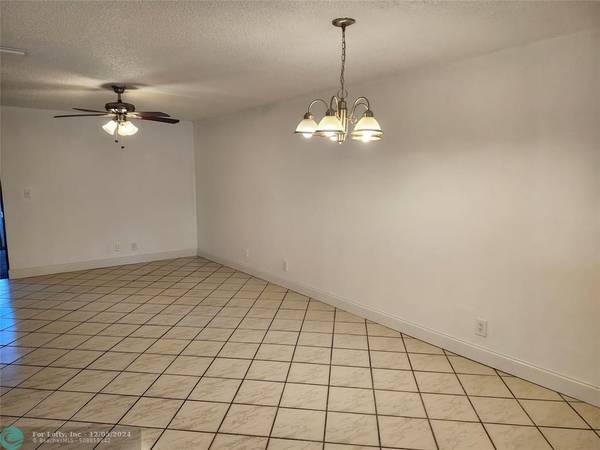 Pembroke Pines, FL 33024,9421 NW 15TH ST