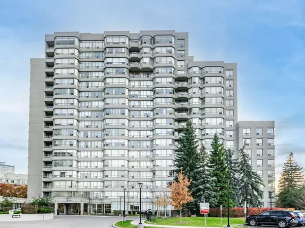 7 Townsgate DR #813, Vaughan, ON L4J 7Z9