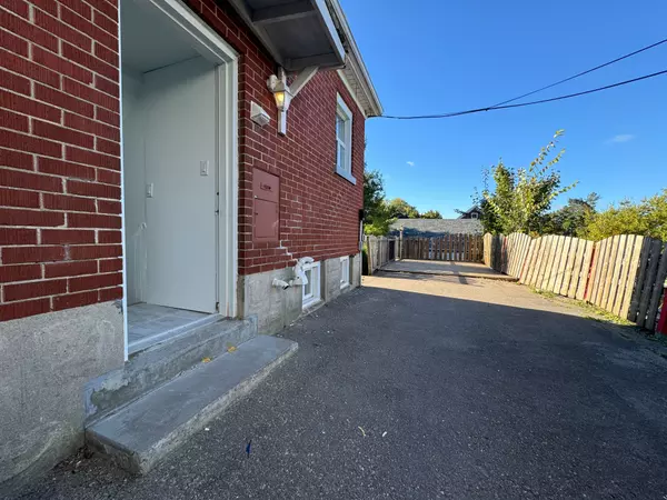 Kitchener, ON N2M 1B4,950 Queens BLVD #LOWER