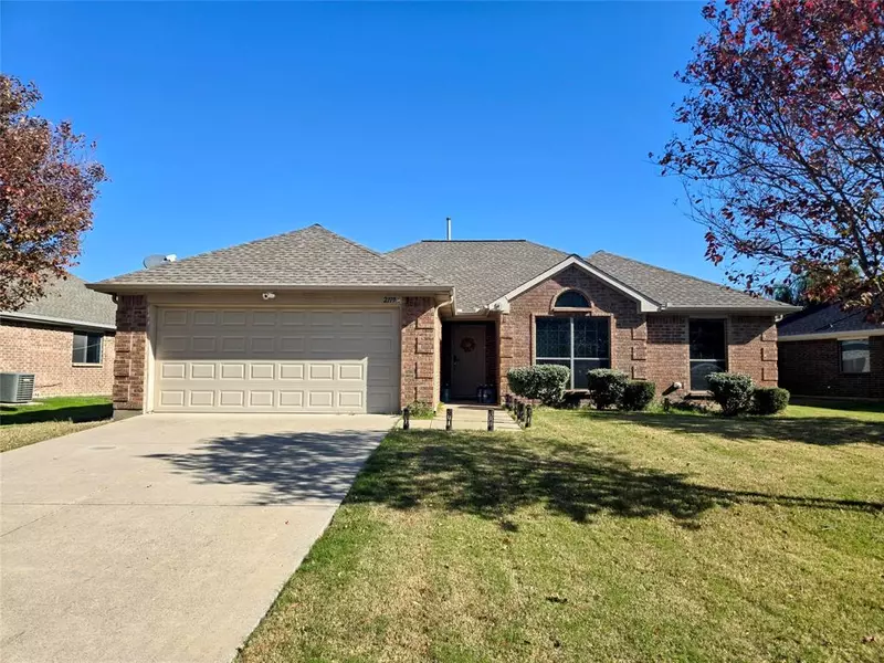 2119 Shady Bend Circle, Little Elm, TX 75068