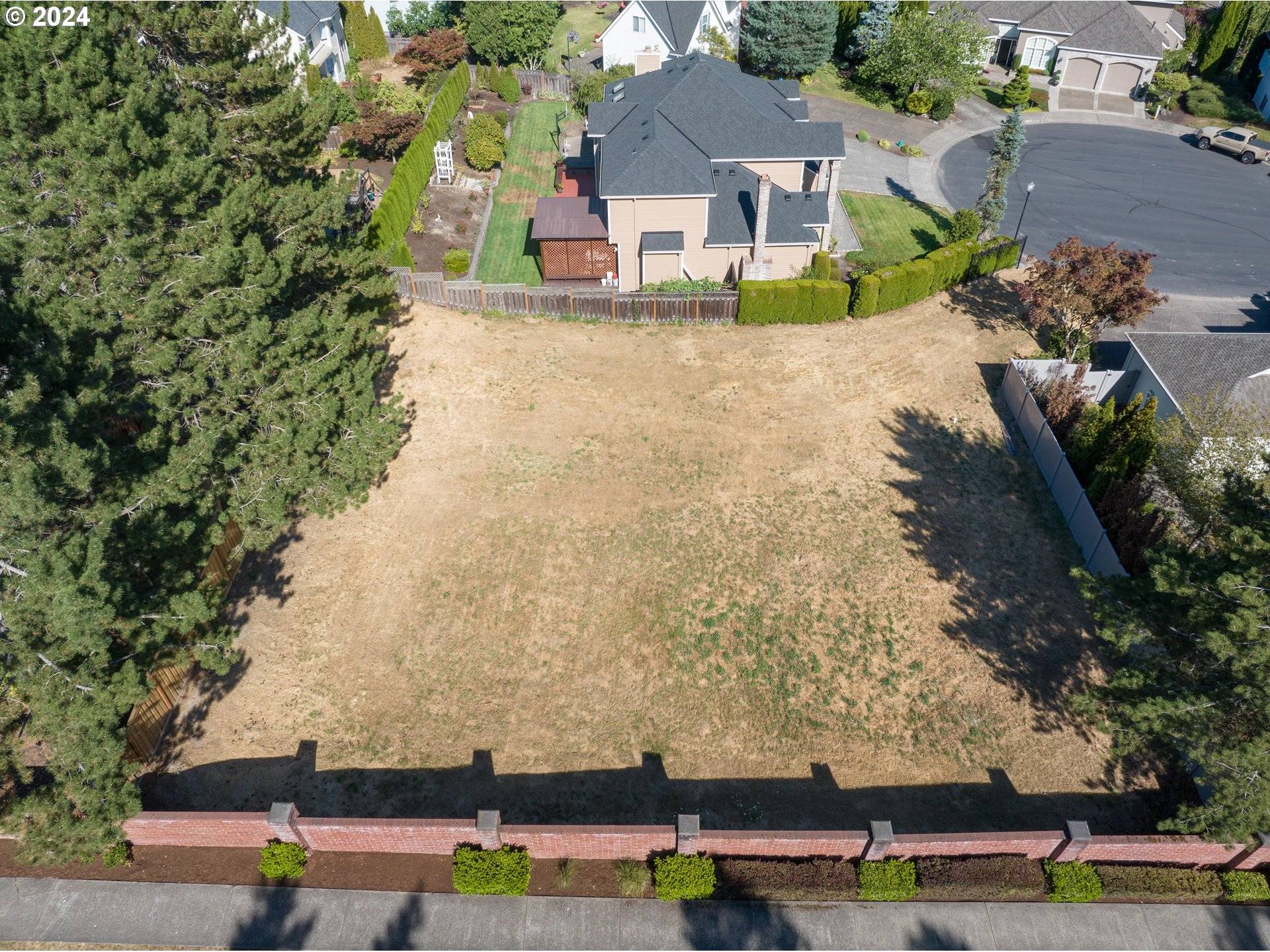 Portland, OR 97229,14292 NW LAKESHORE CT
