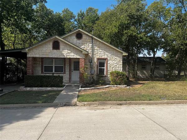 208 Orange Avenue, Farmersville, TX 75442